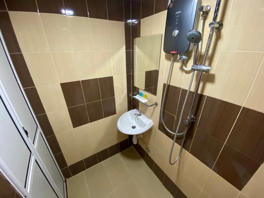 Shobi Hotel Johor Bahru Near CIQ JB - photo 8