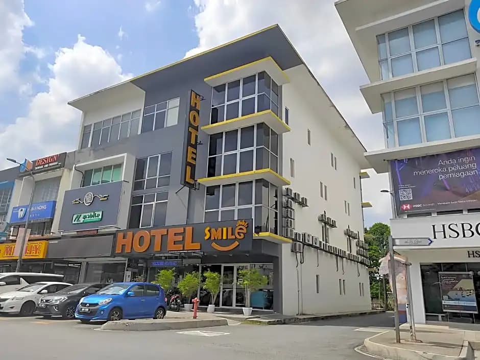 Smile Hotel C180 Cheras Selatan - photo 1