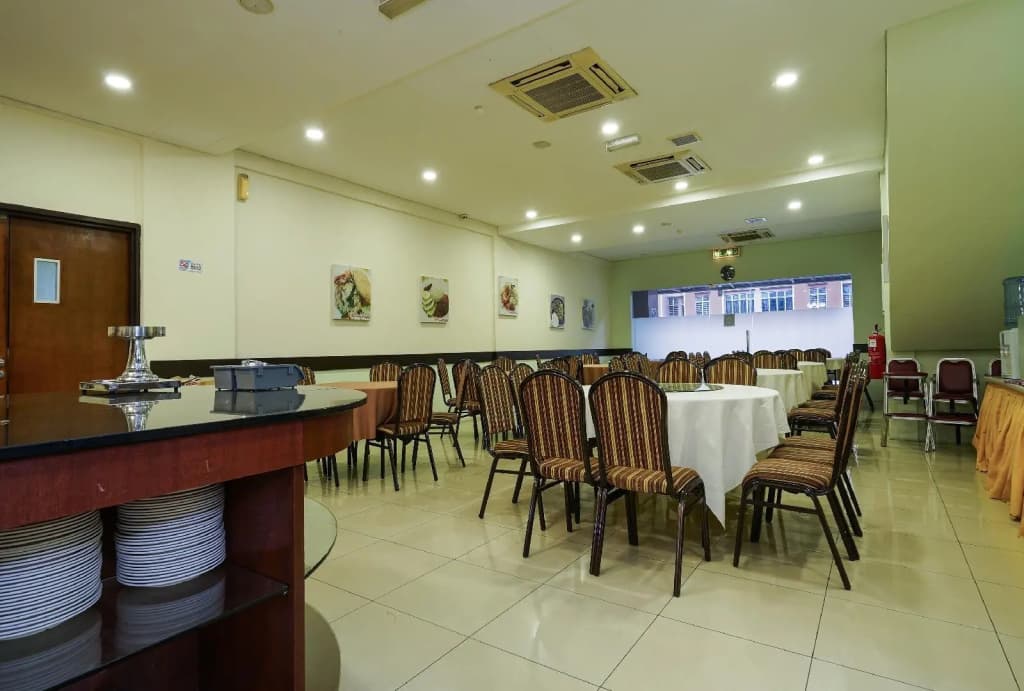 OYO 43955 N9 Business Hotel - photo 18