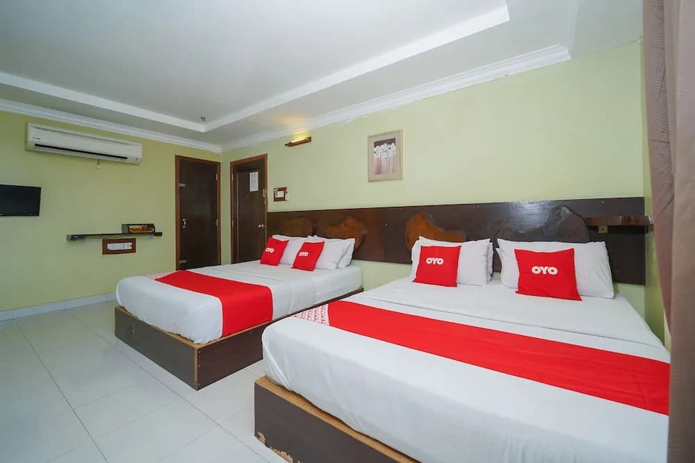Fins Hotel by OYO Rooms - photo 7