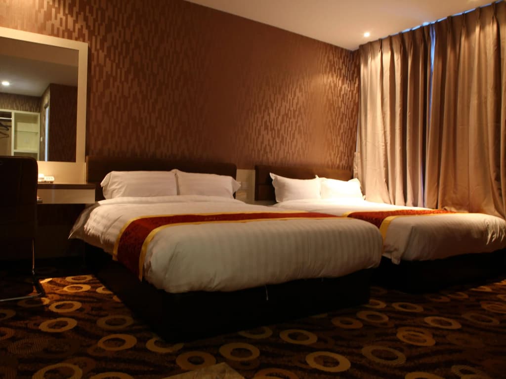 Golden Valley Hotel - photo 3