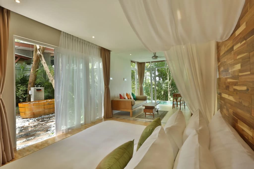Ambong Pool Villas - photo 3
