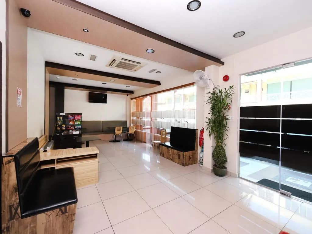 OYO 750 Comfort Hotel - photo 2