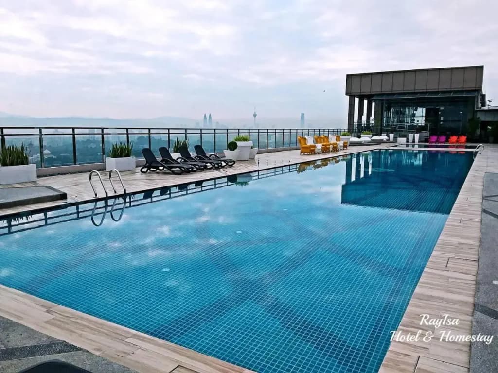 SKY POOL Designer Suite 2-7Pax at KL City - photo 26