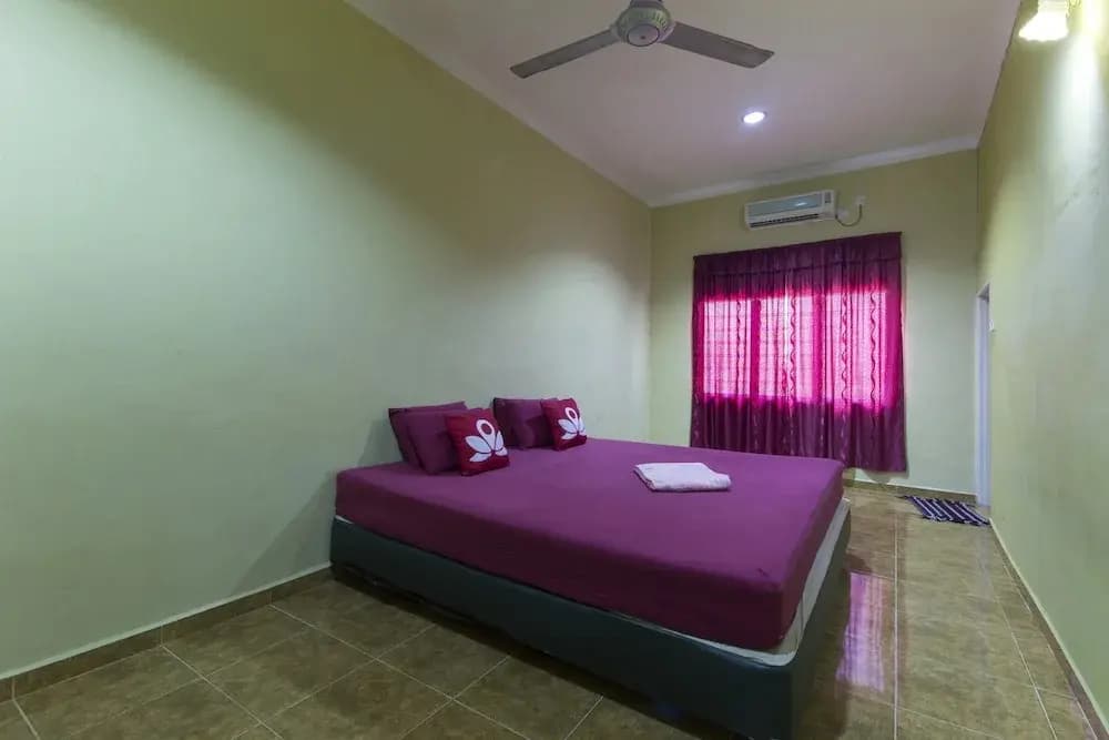 ZEN Home Nabil Nabila Homestay - photo 50