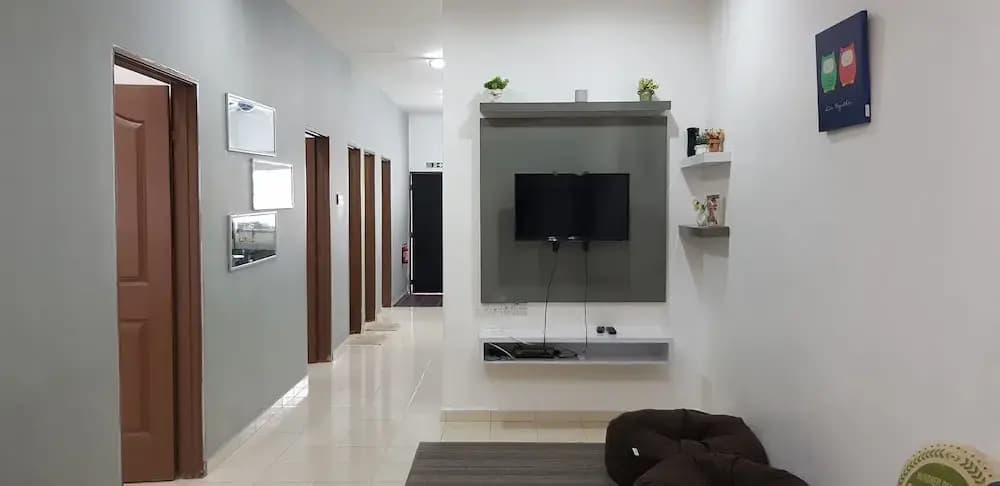 Fahaz Lumut Homestay - photo 4
