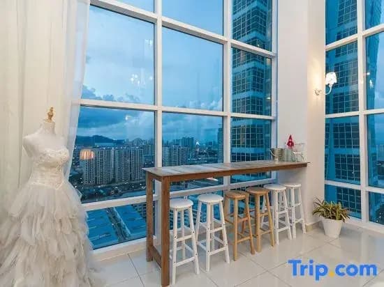 Maritime Suites Holiday Rental @ George Town - photo 8