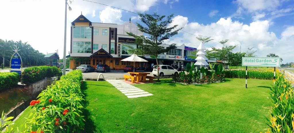 Semerah Garden Hotel - photo 12