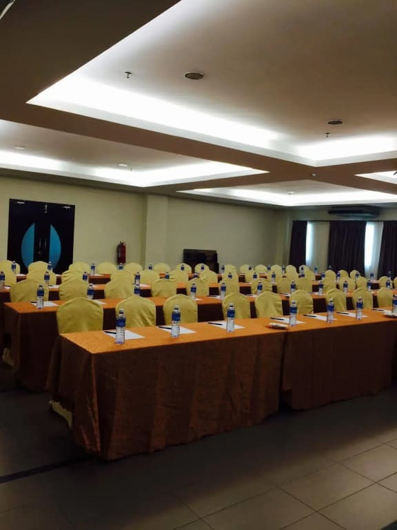 Grand Court Hotel - photo 18