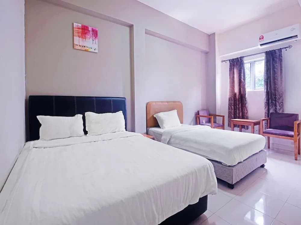 Hotel O Night Queen salak Tinggi - photo 6