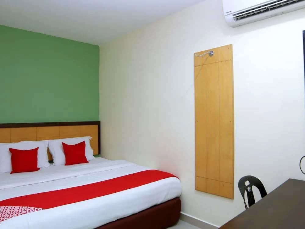 OYO 44054 Holiday Mansion Inn - photo 5