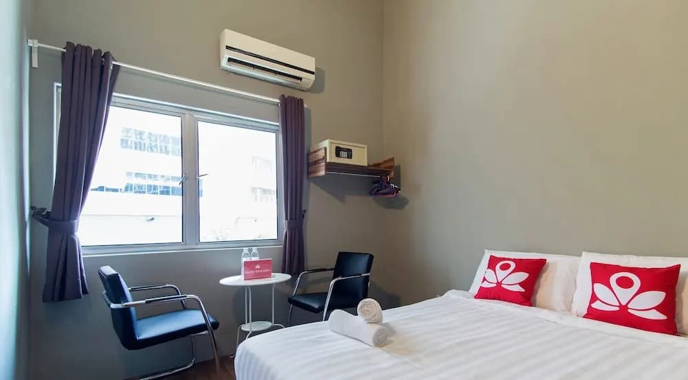 ZEN Rooms Basic Imbi - photo 5