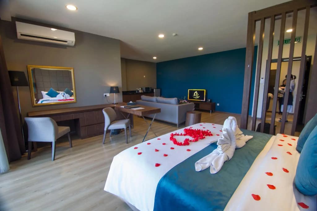 Goldenbay Hotel - photo 3