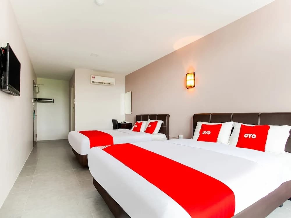 988 Hotel by OYO Rooms - photo 3
