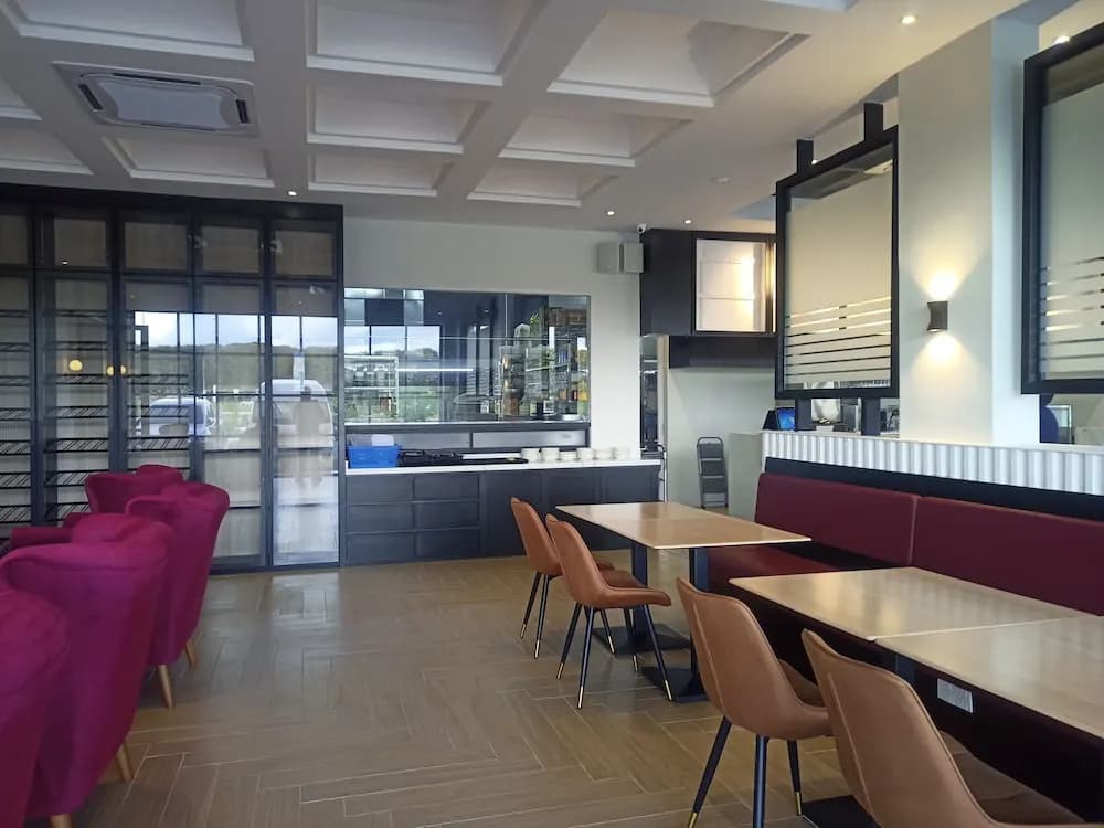 Amigo Hotel Bintulu - photo 21