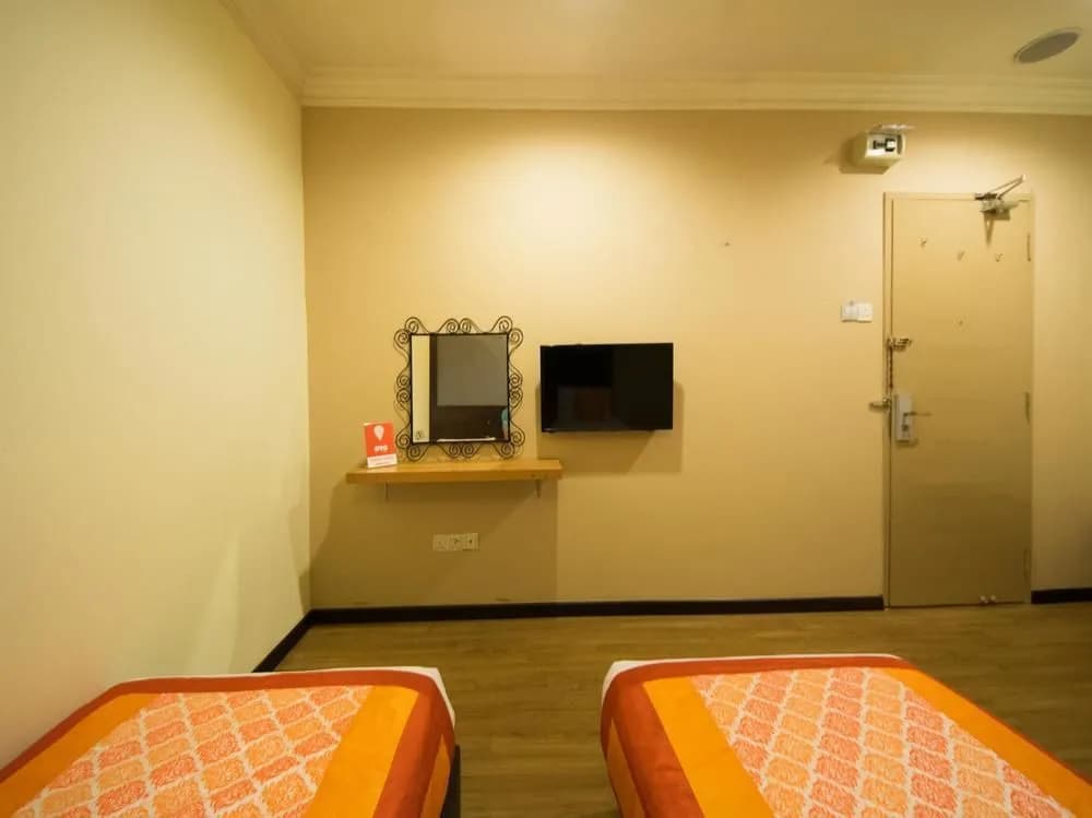 KLCC Chinatown Deluxe 2 Pax Suite - photo 4