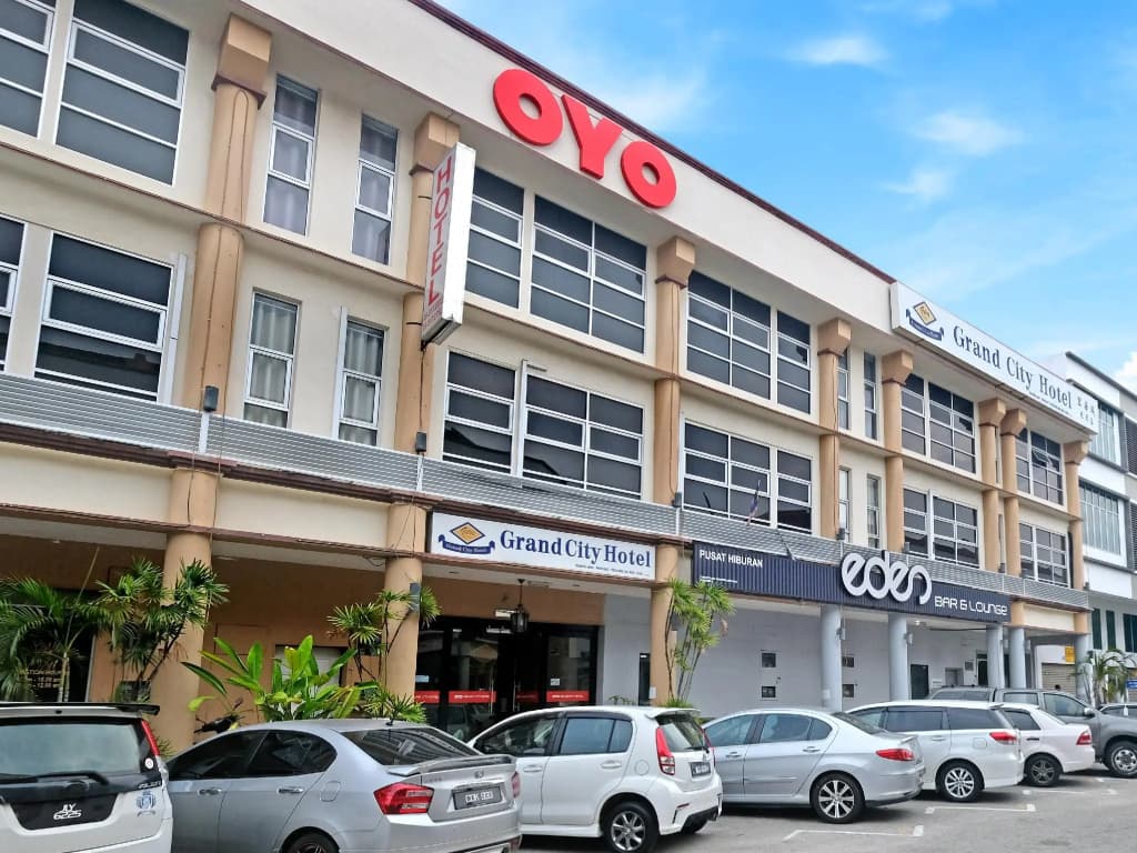 OYO 546 Grand City Hotel - photo 1