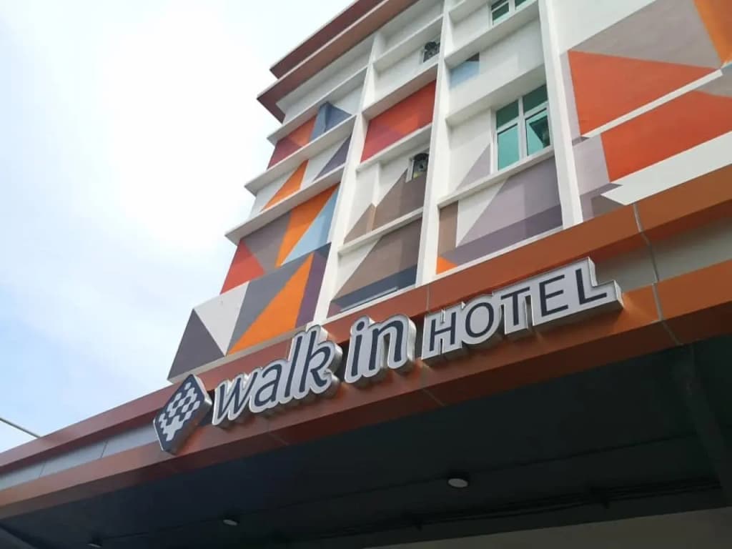 Walk In Hotel - photo 1