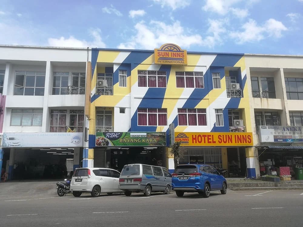 Sun Inns Permas Jaya - photo 1