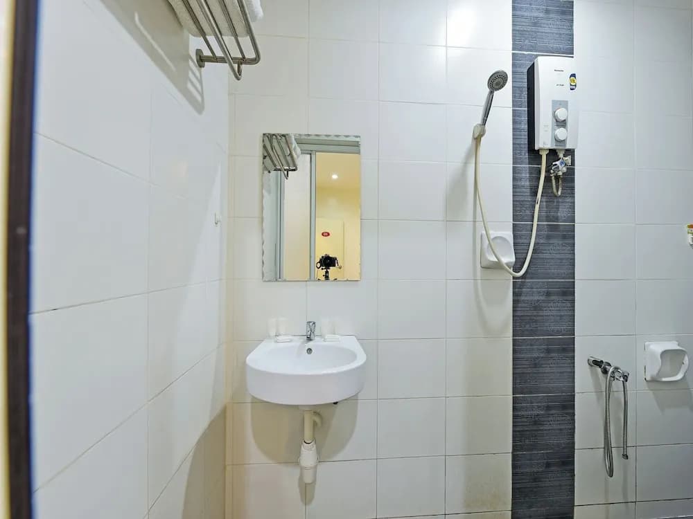 OYO 90853 New Soho Hotel - photo 10