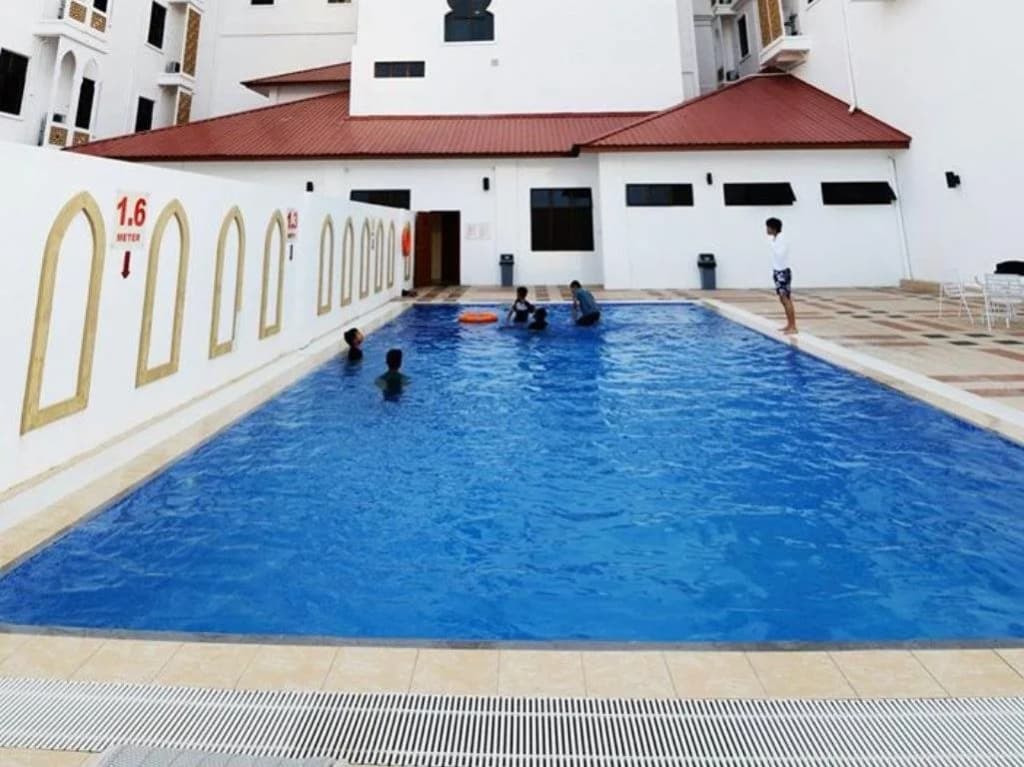 Grand Puteri Hotel - photo 16