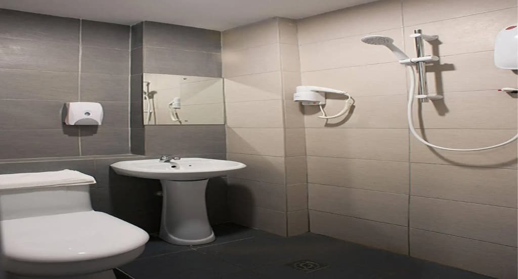 Econtel Hotel - photo 8