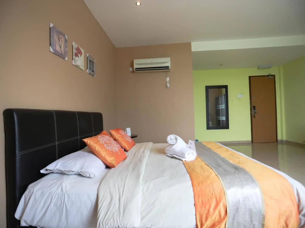 OYO Rooms Jalan Danga Sutera - photo 2