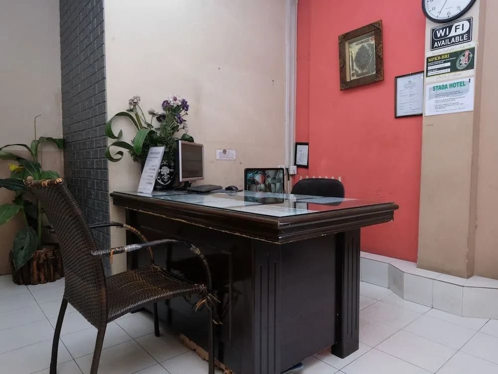 Oyo 1012 Stada Hotel - photo 11
