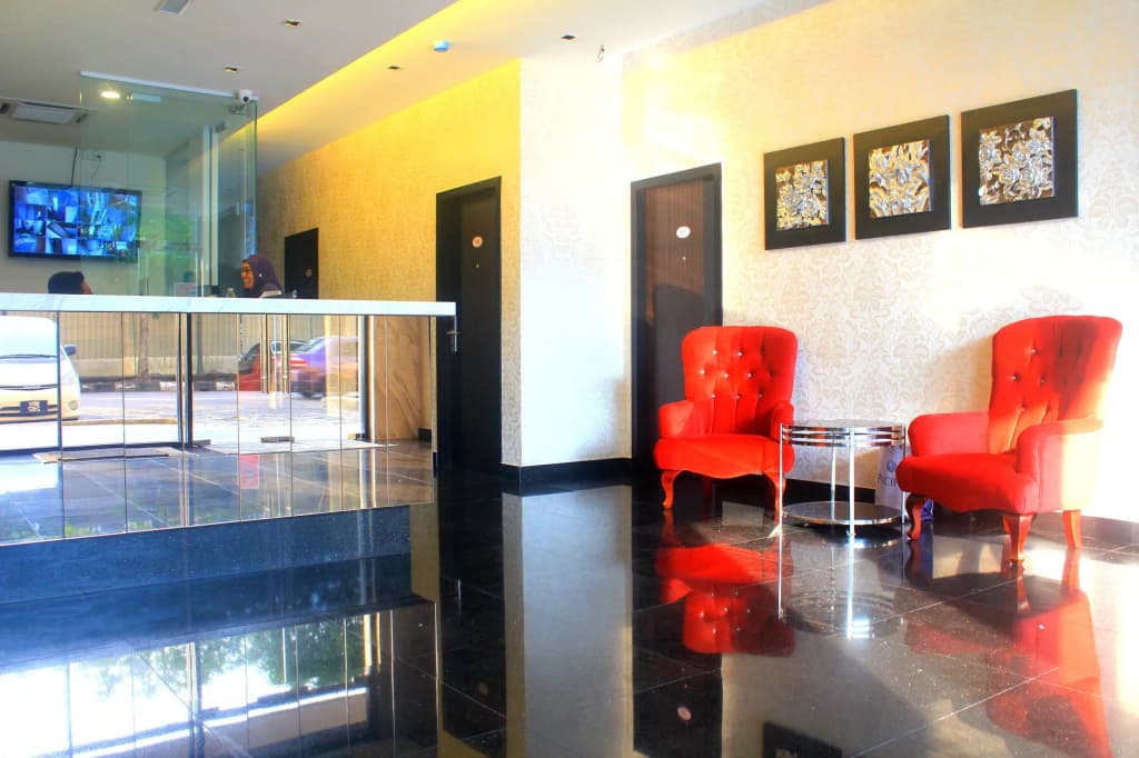 D'Metro Hotel - photo 2