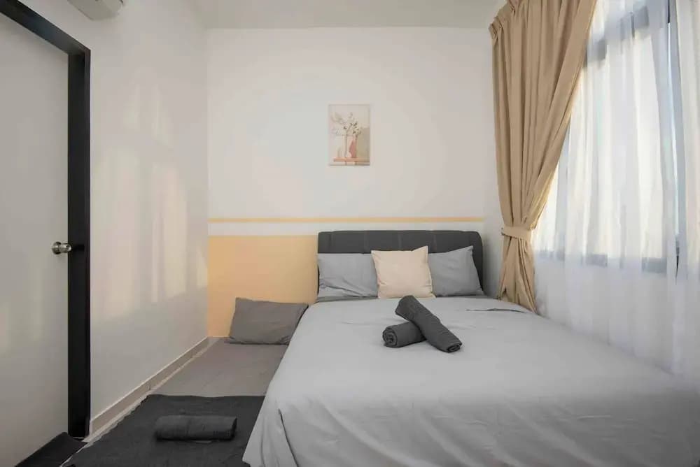 2BR Space Apt Near KSL CIQ JB - photo 2