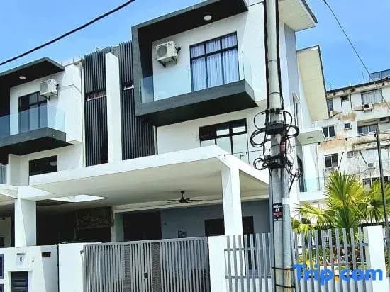 Cozy Home/Pool Cinema/Karaoke Jonker 1.2 km 20+8pax - photo 1