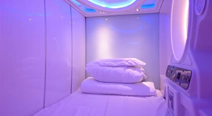 Qube Hotel - photo 2