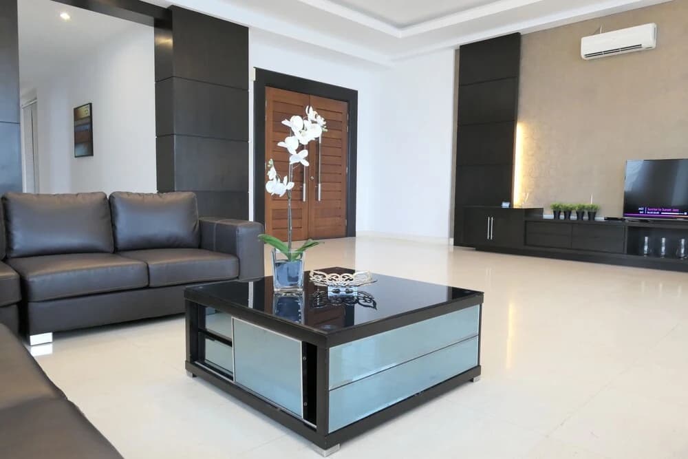 Gurney Seafront Supercondo 4B Penthouse - photo 1