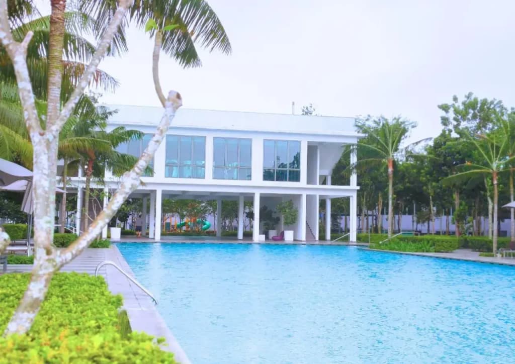 Amazing Pool View Staycation - Netflix n Sanitize6 - photo 13