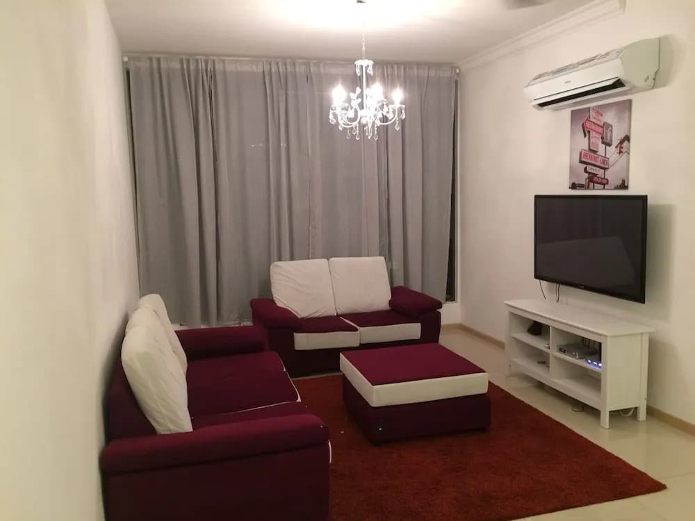 Lawang Suite 2 Bedroom Corner Apartment - photo 3