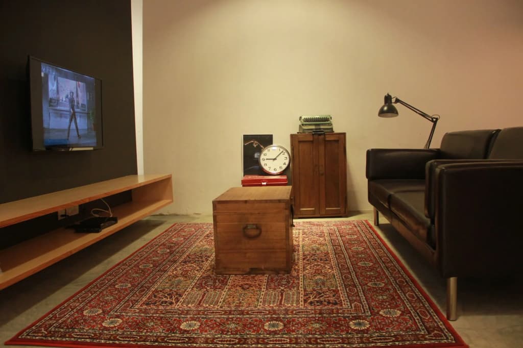 The 80's Guesthouse - photo 6