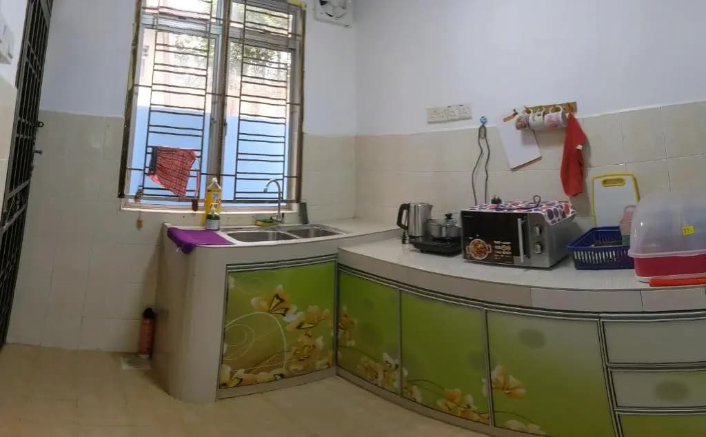 Johor Bahru 6 Bedrooms Corner House: Big & Comfort - photo 8