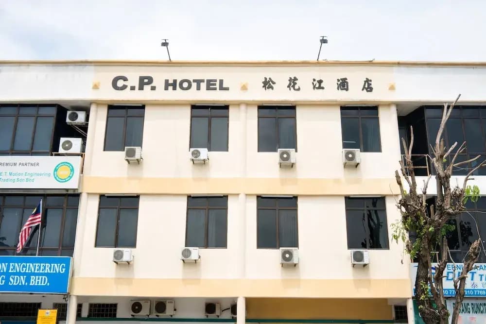 OYO 89461 CP Hotel - photo 1