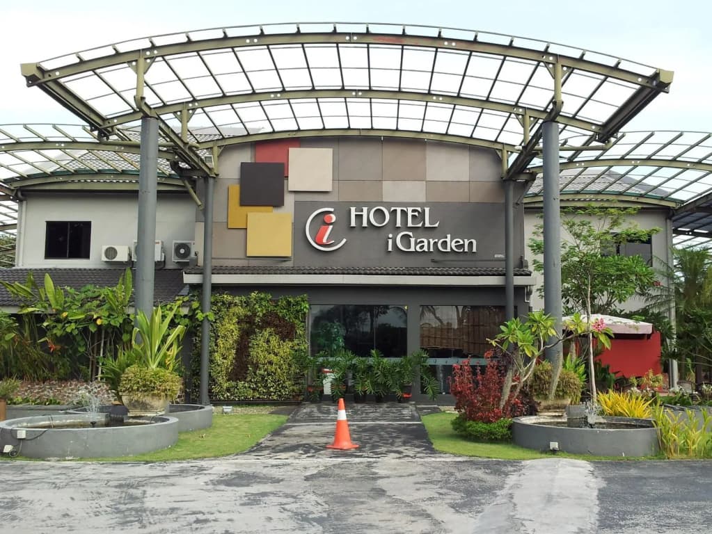 i Garden Hotel - photo 1