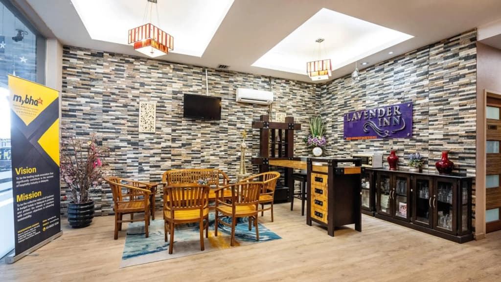 Lavender Inn Permas Jaya - photo 19