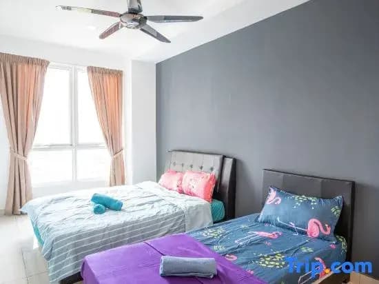 2-bedroom condo with free parking on premises. - photo 2