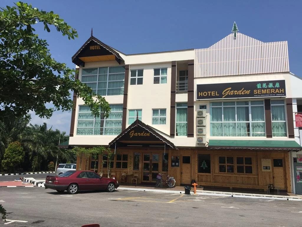 Semerah Garden Hotel - photo 8