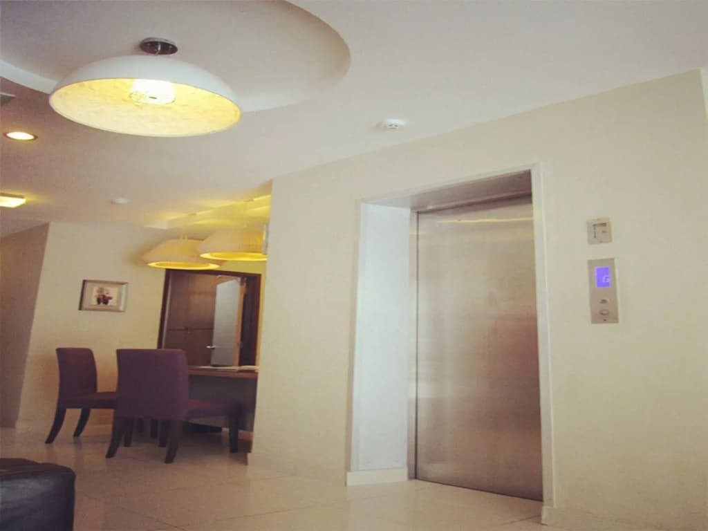 Station Eight Inn - photo 10