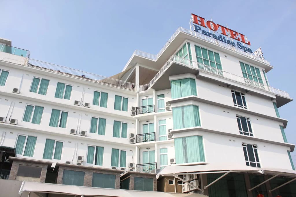 Paradise Spa Hotel - photo 1