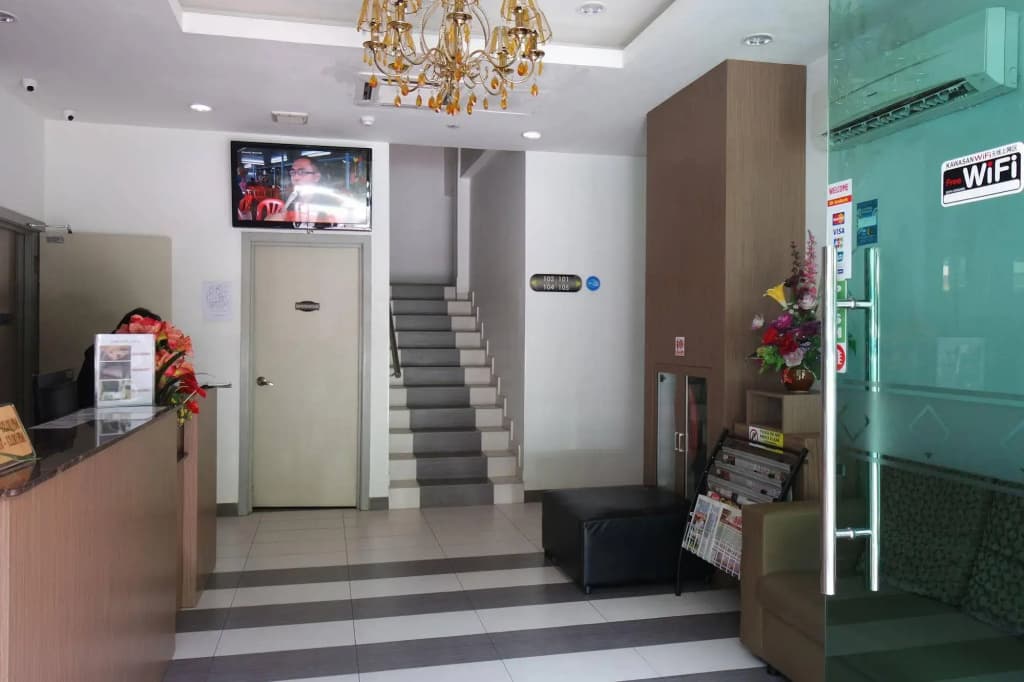 Home Hotel Labuan - photo 11