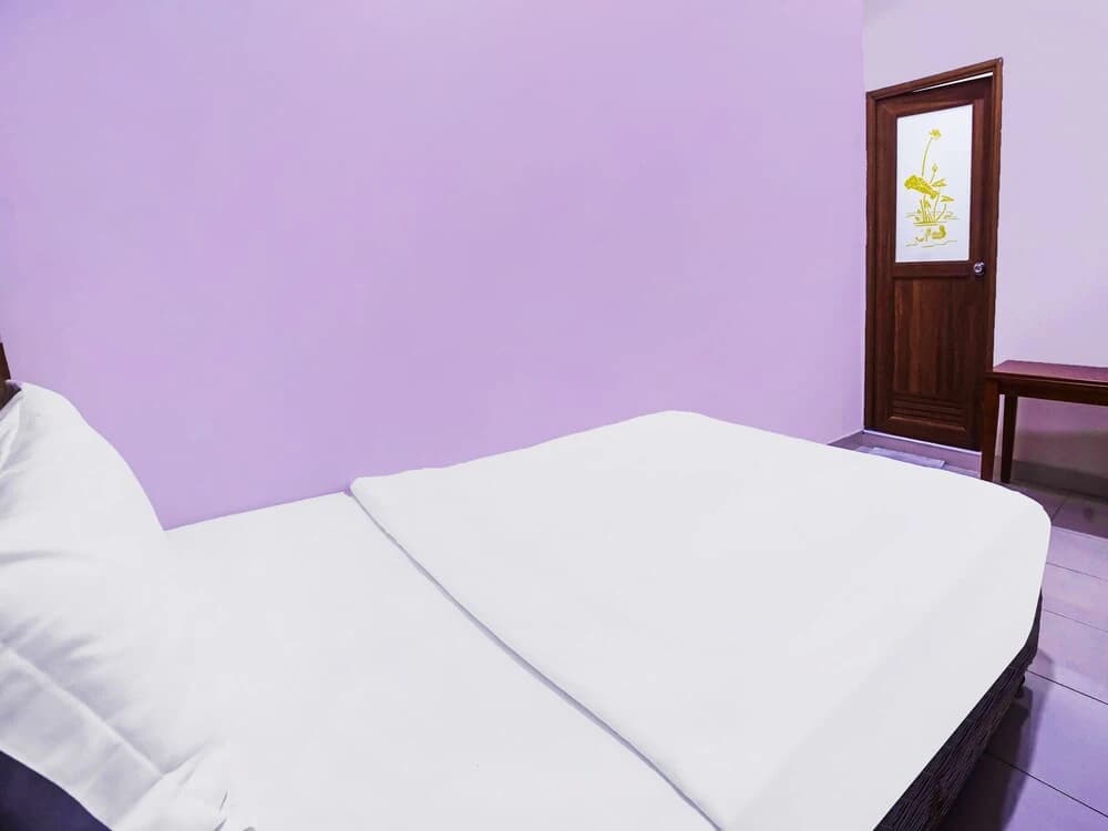 Hotel O Night Queen salak Tinggi - photo 7