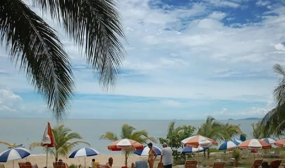 Expats Nook Beach Resort - photo 21