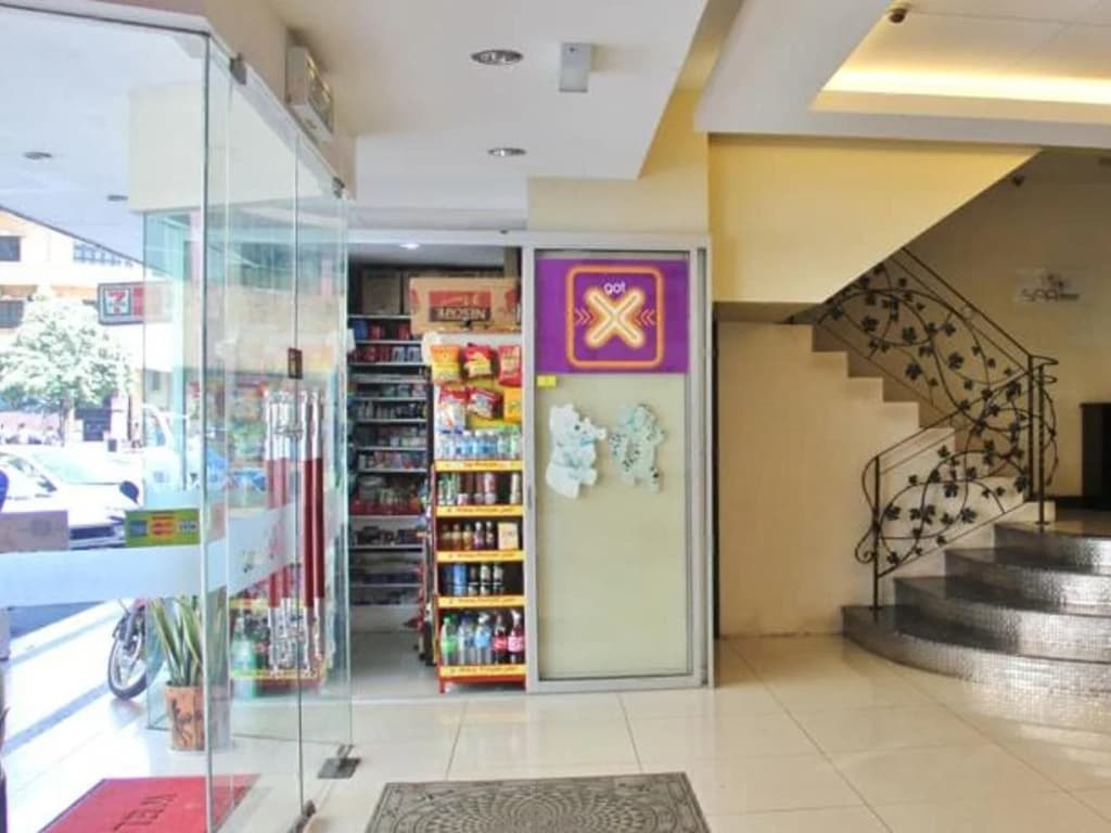 Prince Hotel - photo 11