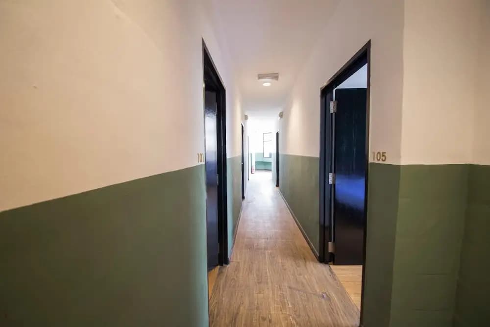 Room V Jalan Jenang - photo 10