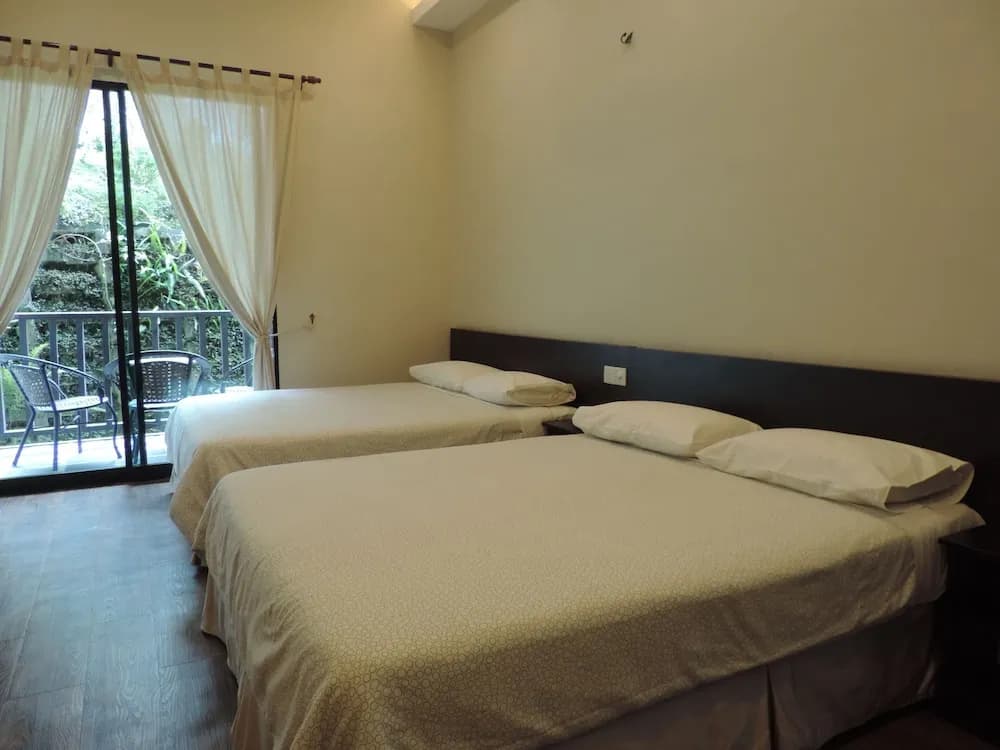 Cameronian Holiday Inn - photo 5